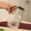 تصویر  پارچ شیشه ای شیاردار درب استیل ۱.۵ لیتر لیمون